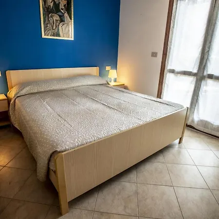 Villa- Pino 4 Villa Lido delle Nazioni